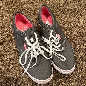 Women’s size 8 Vans